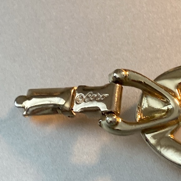 Vintage Mother of Pearl Gold Plate Signed (Coro) Bracelet with Fold-over Clasp - Picture 3 of 3